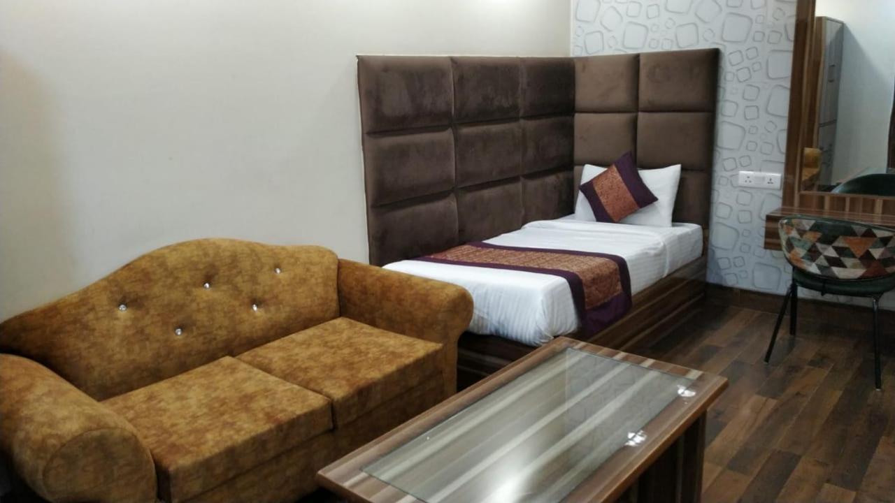 Hotel Singh Continetal Delhi  Exterior foto